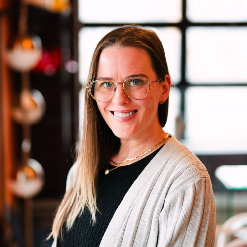 Portrait of Jenni Elkhazin