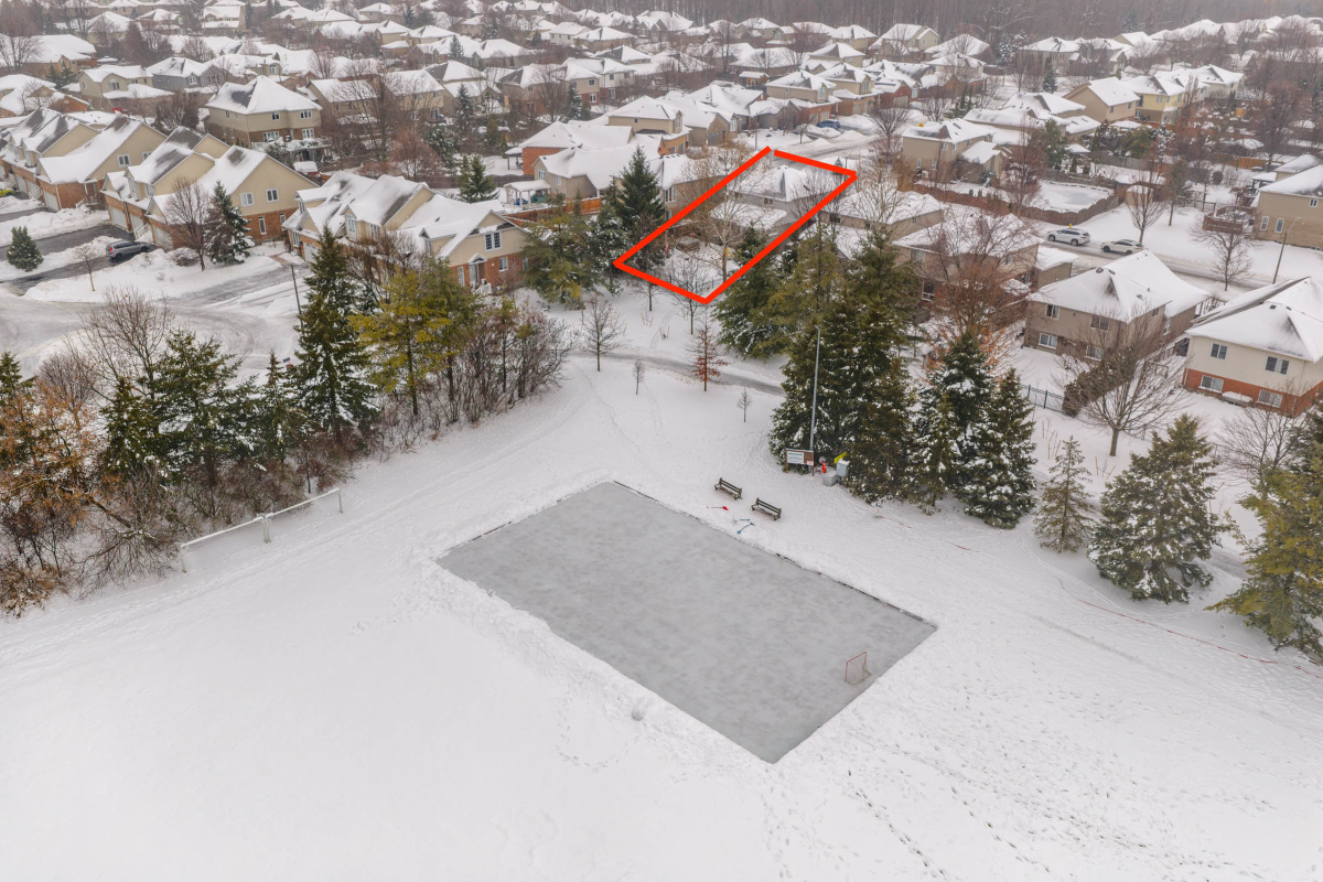 057 610rockpoint Rink house with lines