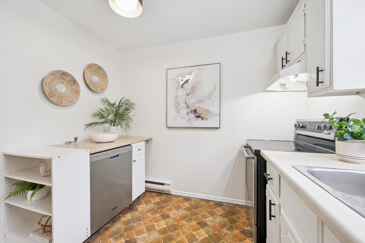 24 Bluevale St N Unit 29 