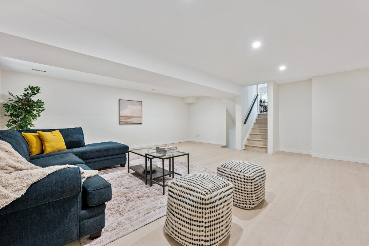 24 Drummerhill Crescent 