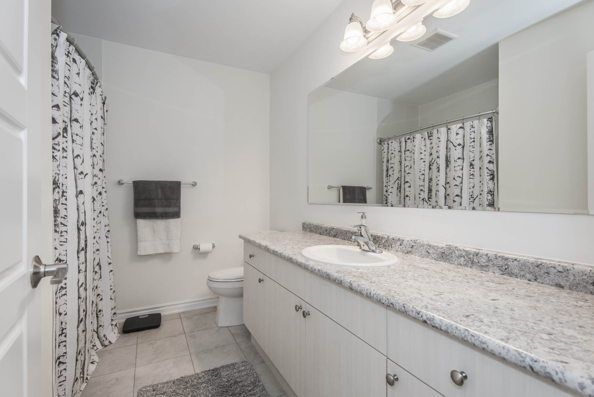 2775DA33 B704 422E 92BF AA97E3E30E1D