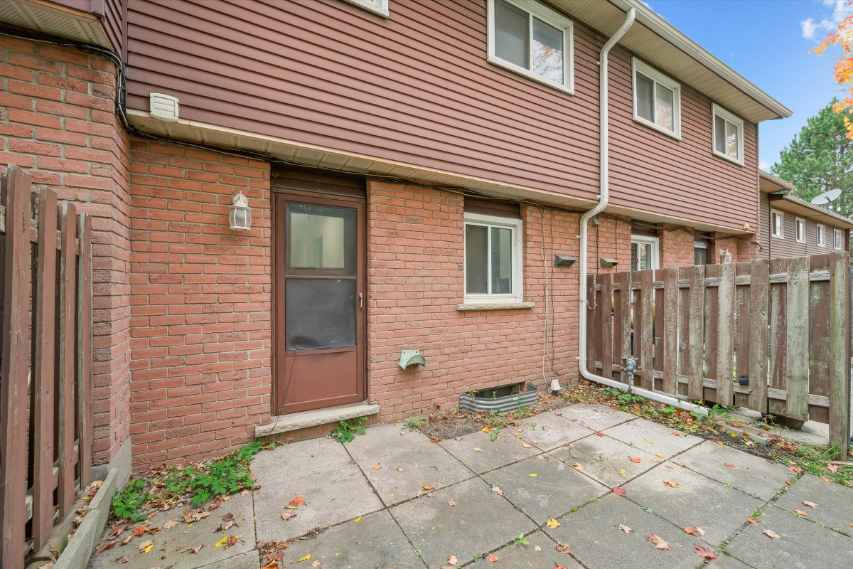 37 Bluevale St N Unit 29 