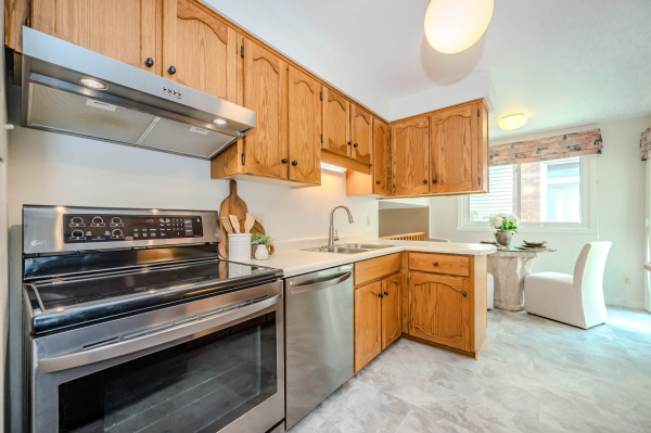 013 2 Pickwick Place Guelph 