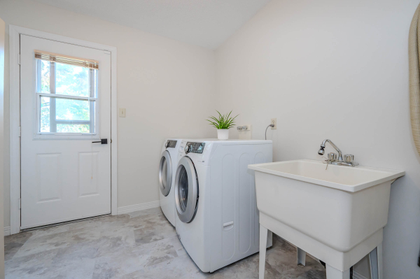 027 2 Pickwick Place Guelph 