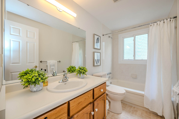 033 2 Pickwick Place Guelph 