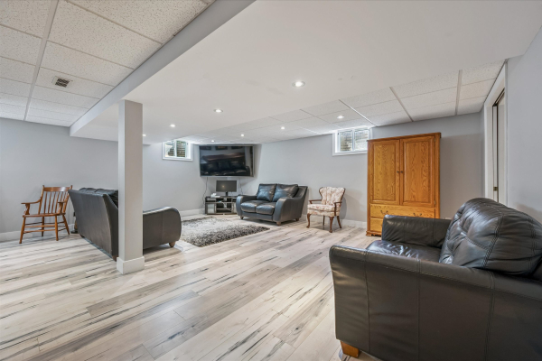31 Wellington County Rd 34 