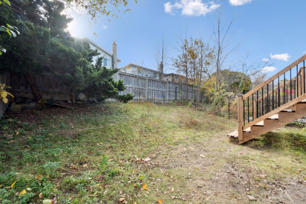 33 Drummerhill Crescent 