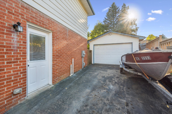 37 Shadeland Crescent 