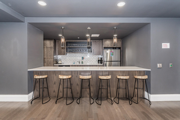 38 53 73 Arthur St S Guelph Party Room 