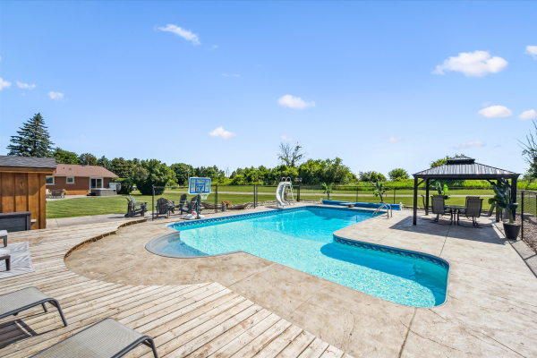 49 Wellington County Rd 34 