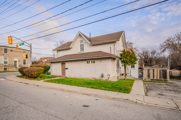 57 BEVERLY Street Unit 102 Cambridge Ontario N1R 3Z6 