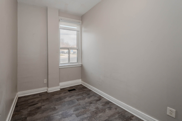 57 BEVERLY Street Unit 102 Cambridge Ontario N1R 3Z6 