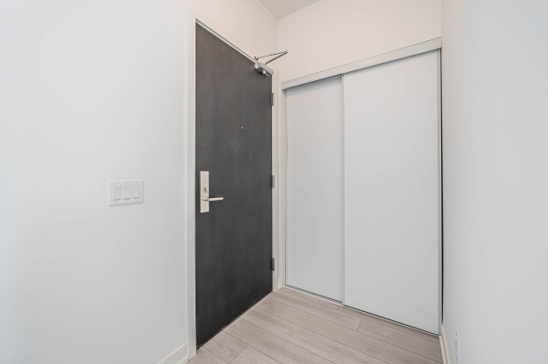 605 55 Duke St W Kitchener 