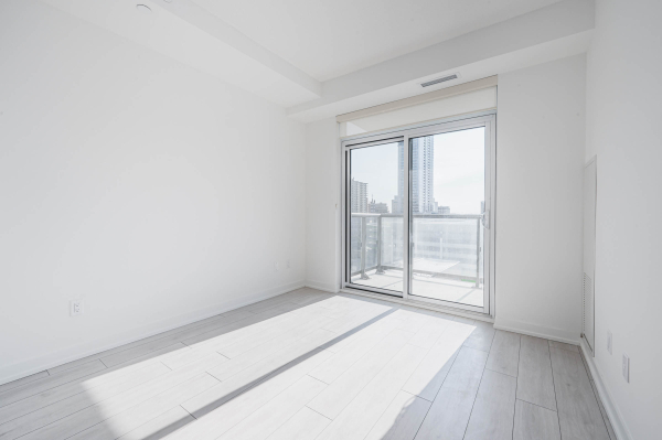 605 55 Duke St W Kitchener 