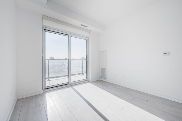 605 55 Duke St W Kitchener 