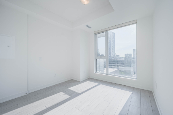 605 55 Duke St W Kitchener 