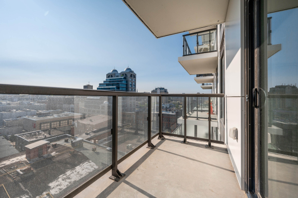 605 55 Duke St W Kitchener 