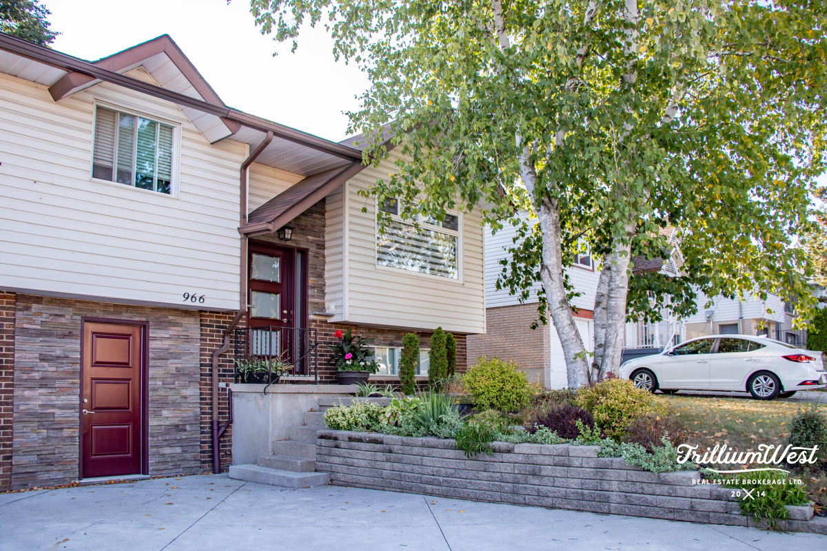 CountryHillsgallery 17 of 