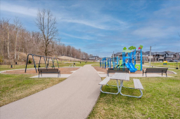 32 600 Benninger Dr Kitchener 