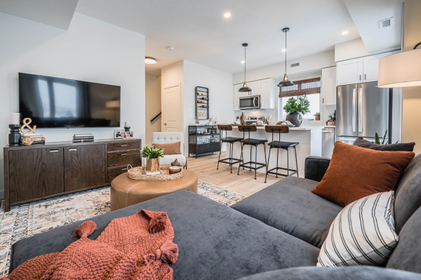 405 Meyers Rd Cambridge High Res 